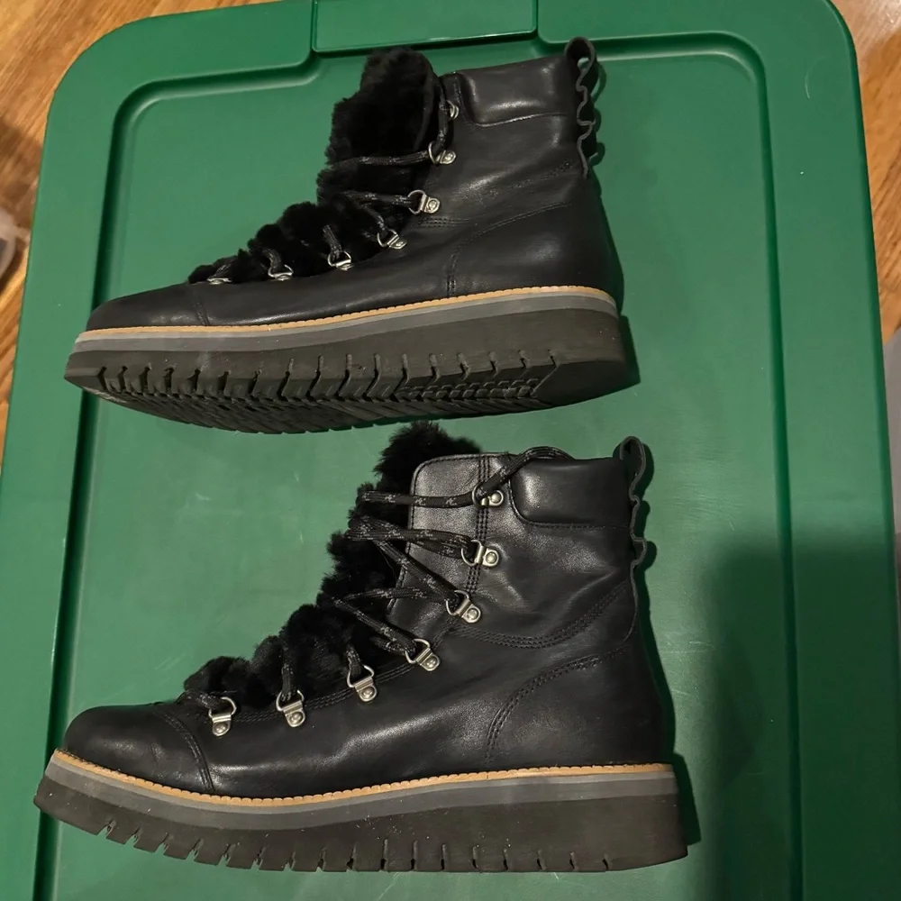 Cole Haan Women’s Zerogrand Lodge Hiker Boots Faux Fur Trim Winter Boots Leather
